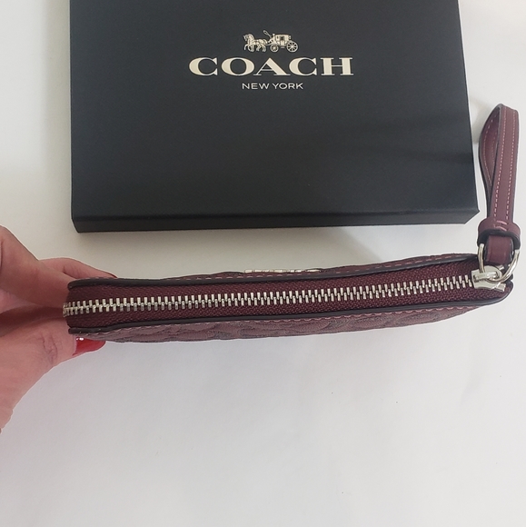 NWT✨ Coach Corner Zip Signature Leather - Picture 5 of 7